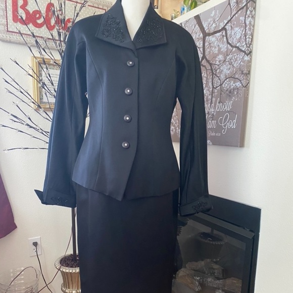 Special Occasion Suit - Picture 4 of 14